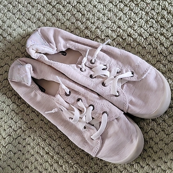 Time and Tru duo slip on tennis shoes set - Picture 2 of 8